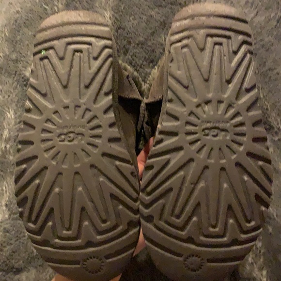 UGG’s - Picture 3 of 4